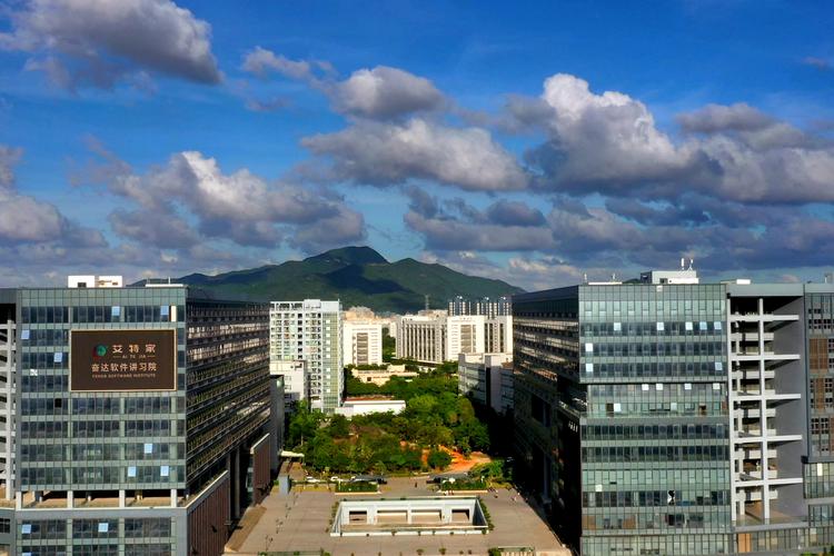公司经营范围包括:一般经营项目是:计算机软件,硬件和电子产品的开发